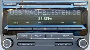 VW Radio RCD 310 from 2011 (black / white display background)