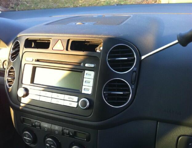 Für alle Streaming Boxen in VW Golf 4 mit Radio MFD 1 - USB-Stick, Bl